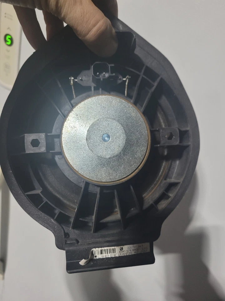 Altavoz de audio para puerta lateral de pasajero o conductor trasero Chevrolet Sonic 12-20 OEM PCS Foto 2 de 3