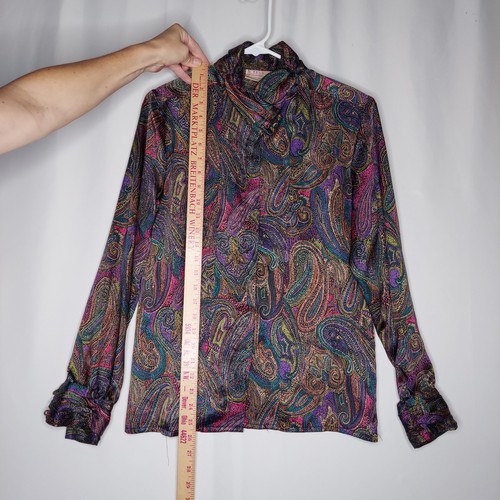 Top con botones Tess años 70 para mujer 4 multicolor cachemira satinado brillante dinero antiguo dopamina - Imagen 10 de 11