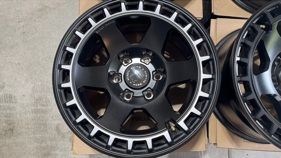 (Juego 4) Ruedas Rhino Bahari Negro Mate Color 17 x 8.5 (BR022MX17856810N)  Foto 4 de 4