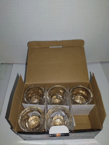 Set of 5 CRYSTAL HEAD VODKA Skull Shot Glasses Clear - Picture 3 of 5