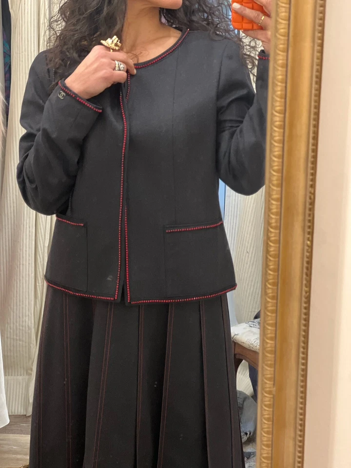 Juego de chaqueta y falda CHANEL con adorno de diamantes de imitación cuchillo plisado falda 42 Foto 4 de 4