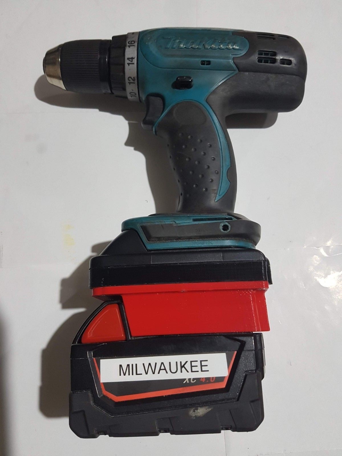 Milwaukee 18v battery adapter to Makita 