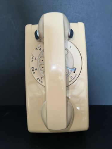 VTG Bell Rotary Telephone Prop Wall Mount Retro 50s Plastic Tan Cream Beige - Picture 2 of 9