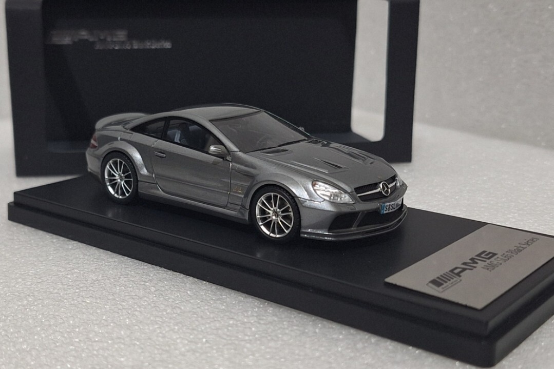 1) Mercedes-Benz SL65 AMG Black Series Carbon Grey 1:43 Schuco
