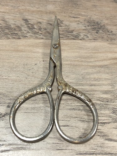 Vintage Sewing Scissors Made in USA - Picture 3 of 9