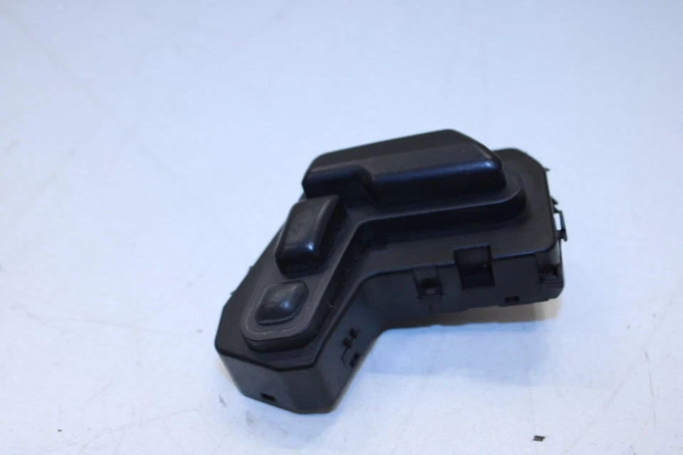 12-15 Mercedes-Benz ML350 Front Passenger Right Side Door Seat Adjustment Switch - Image 4 of 4