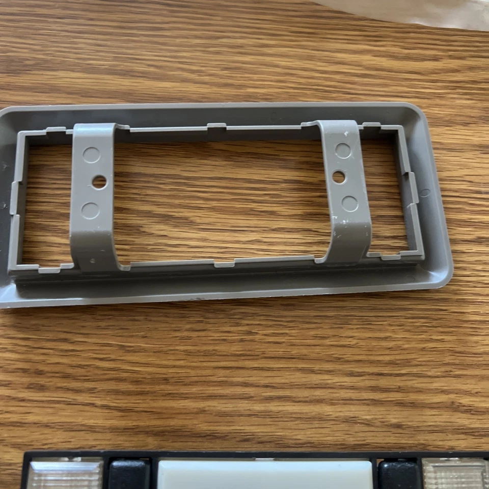 Chevrolet GMC C/K 1500 1988-1994 OBS luz domo carcasa mapa GM LT GRIS C/K Foto 2 de 4