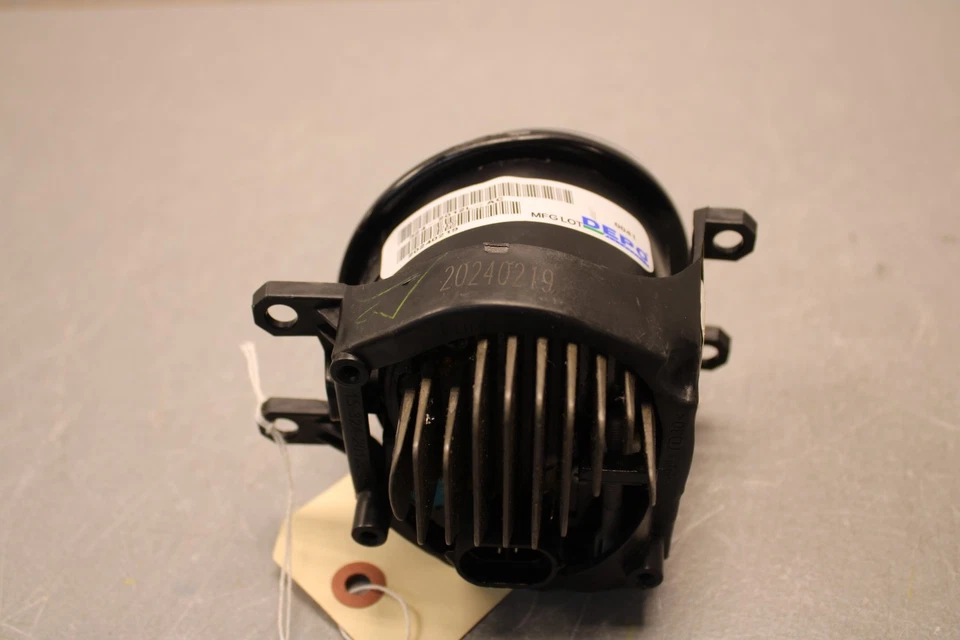 2014 2015 2016 2017 2018 2019 2020 2021 LEXUS CT 200H luz antiniebla lateral izquierda Foto 3 de 4