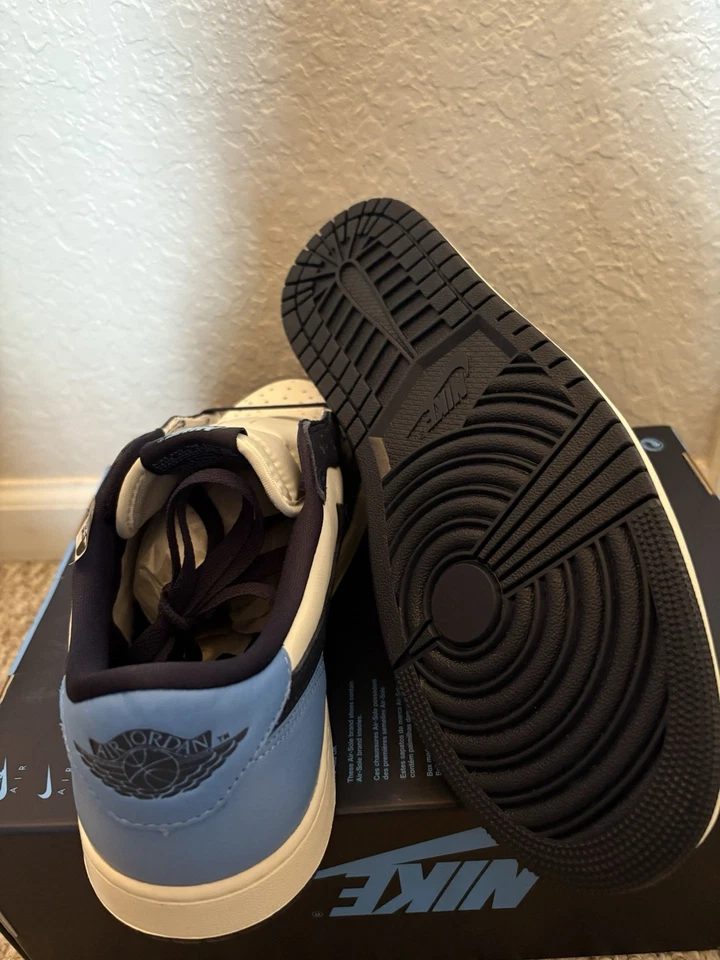 Air Jordan 1 Retro OG Low Obsidian UNC‼️STEAL PRICE ‼️Size 10.5M - Image 4 of 4