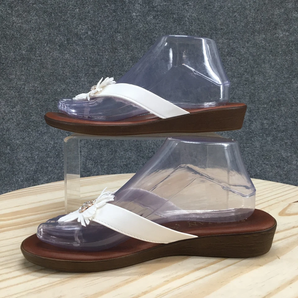 Sandalias Italianas para Mujer 8.5 Tanga Puntera Blanca Informal Cómodas Cuña Foto 2 de 4