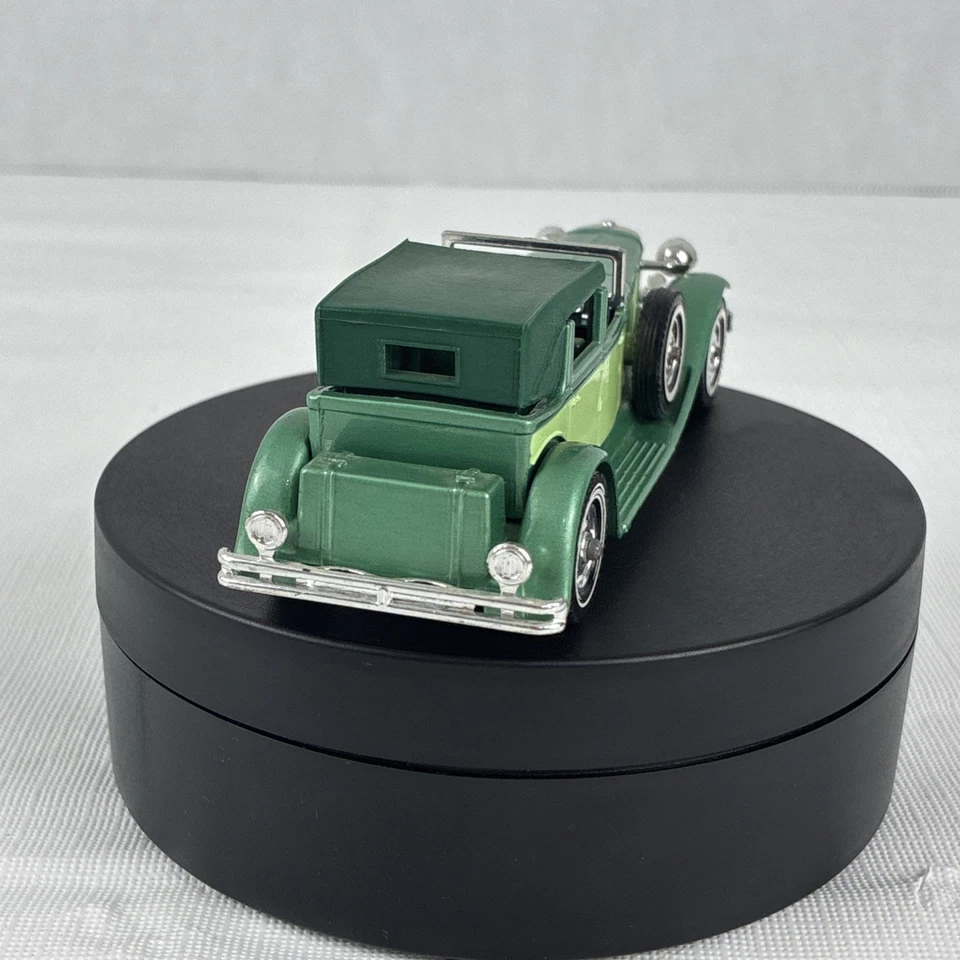 Matchbox Modelos de Antaño Y-4 1930 Modelo J Duesenberg Town Car 1976 Verde Foto 3 de 4