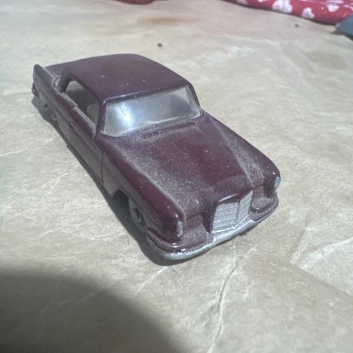 Original Rare 1966 MATCHBOX Mercedes-Benz 220 SE Lesney Diecast Car #53 England