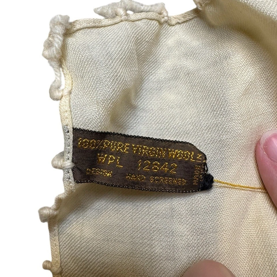 🧣 Bufanda blanca envolvente con flecos florales de lana de los años 20 chal de piano antiguo 🌹 Foto 4 de 4