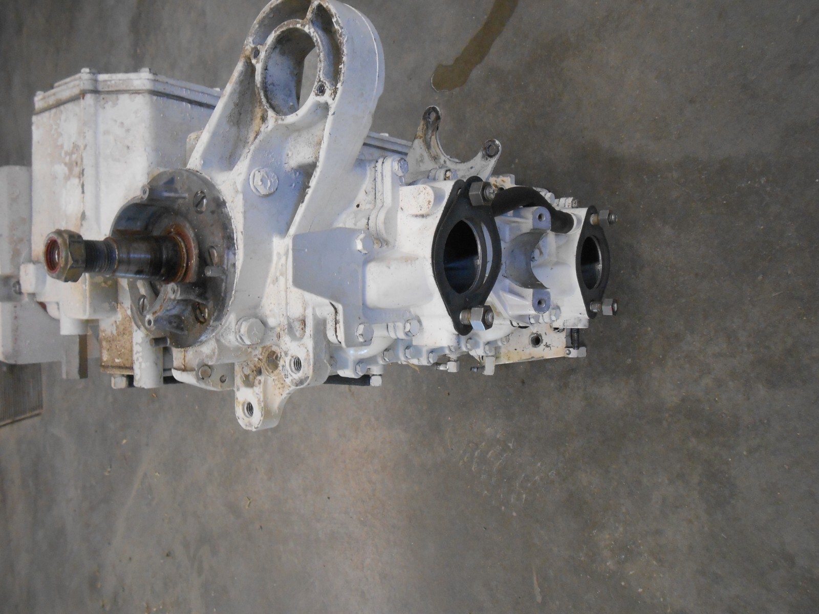 FA5533010 Chrysler 1982 115hp 1158H2E Outboard Powerhead 150PSI LOCAL PICKUP (E3