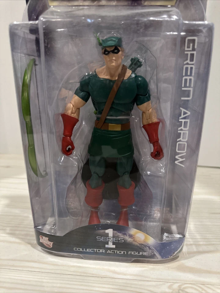 DC Direct History of the DC Universe Series 1 Green Arrow Figure MINT Rare! - Image 2 of 4
