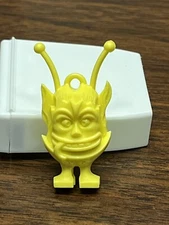 MARTIAN RAT FINK vintage charm figure Ed Roth 1960s YELLOW ExCeLeNt ORIGINAL