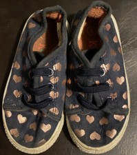 KIDGET Heart Shoes Black W Gold Metallic Hearts Sz 5 Child Sneakers EUC