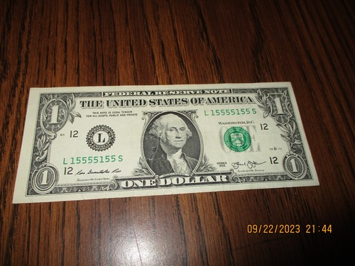 Billete de $1 2013 de la Reserva Federal ~número de serie binario~ unos y cinco 15555155
