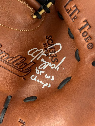 AJ Pierzynski autographed signed inscribed catchers glove Chicago White Sox PSA - Picture 2 of 3