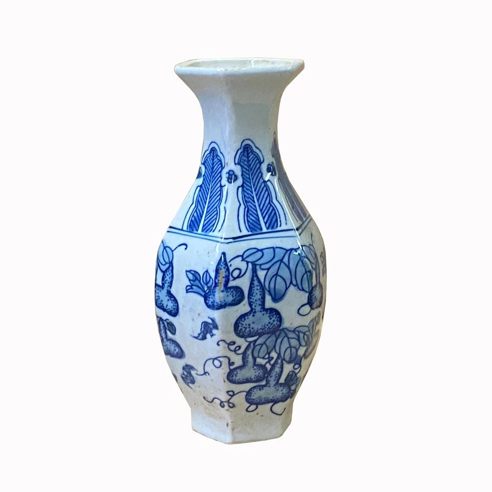 Lot of 2 Chinese Blue White Porcelain Hexagon Gourd Graphic Small Vase ws2037 - Image 3 of 4