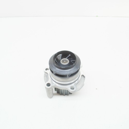 NEW AUDI A3 8L COOLANT PUMP WITH SEALING RING 038121011A - Picture 6 of 9