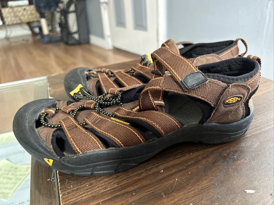 Sandalias Keen Newport para hombre marrón bisonte talla 6 Foto 3 de 4