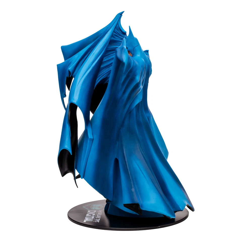Batman Todd McFarlane 1:8 Scale PVC Statue Blue Ver. + NFT Digital Collectible - Immagine 3 di 4