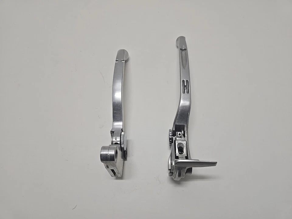 Palancas de freno y embrague delanteras Triumph Street Triple 675 R 2009-2012 OEM (par) Foto 2 de 4