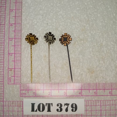 Vintage SARAJEVO Winter Olympic Games 1984 Logo Pin 3/1 LOT 379