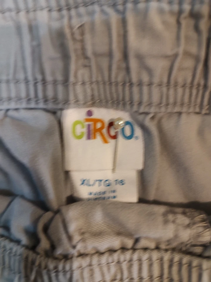 2 pares de pantalones cortos Circo para niños XL/16 caqui - gris y tostado Foto 4 de 4