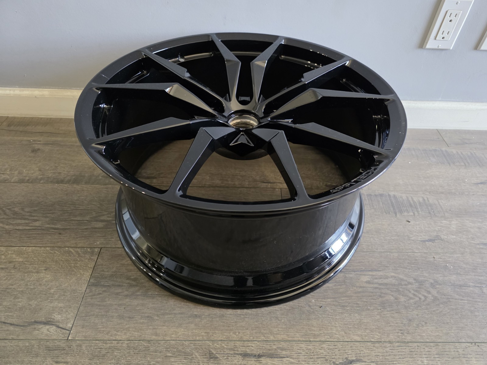 LAMBORGHINI AVENTADOR DIONE LP700 LP720 FRONT WHEEL RIM OEM 470601017T 