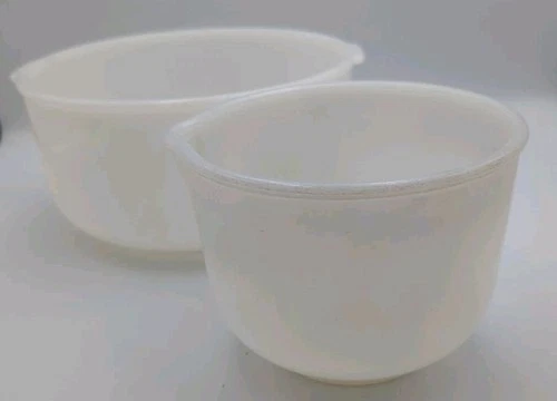 Set of 2 Vintage Sunbeam Glasbake Milk Glass Mixing Bowls 19CJ & 20CJ Mixmaster