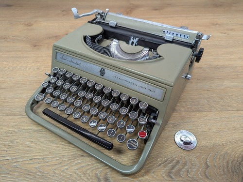 Piedini per macchina da scrivere Olivetti Studio 42 - set di 4 - Foto 6 di 9