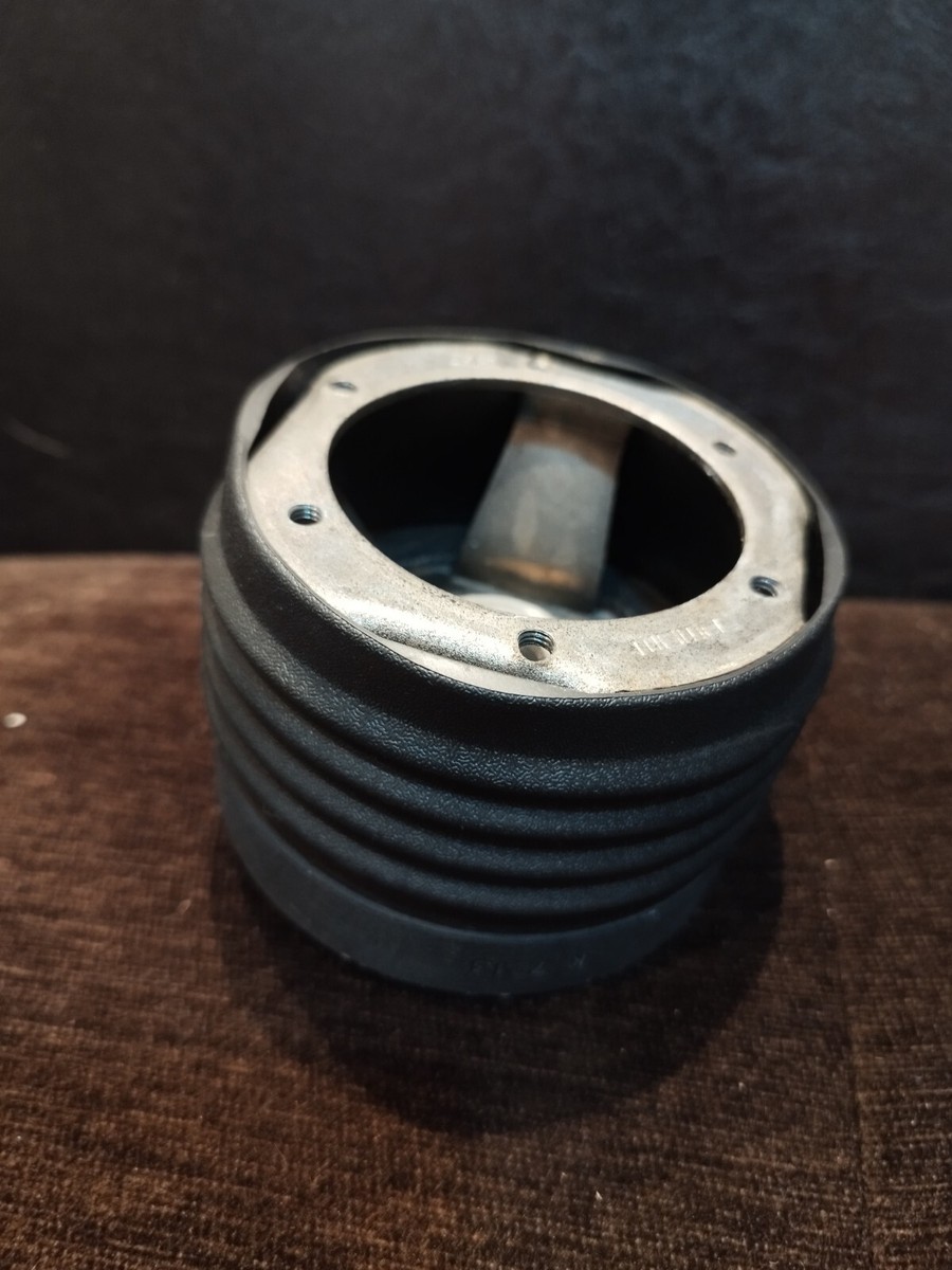 Momo hub adapter for steering whee K7213 vintage for Renault Clio