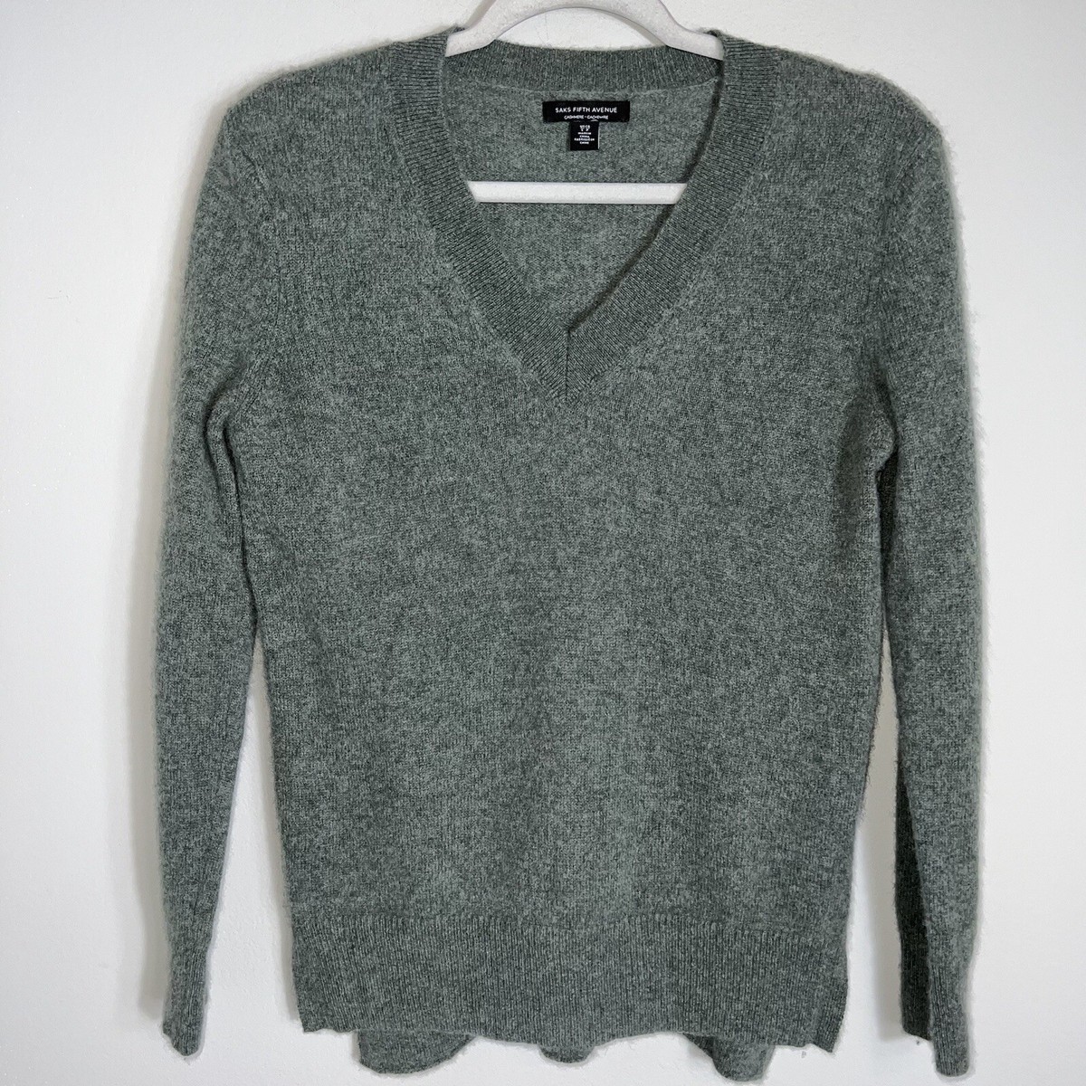 Saks Fifth Avenue 100% Cashmere Sweater-Pullover V Neck-Sage Green