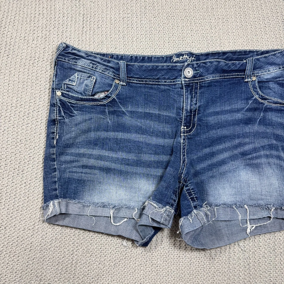 Jean Denim Amatista Corto 24 Corte Bordado Desteñido Desteñido Y2K Años 90 Grunge Foto 2 de 4