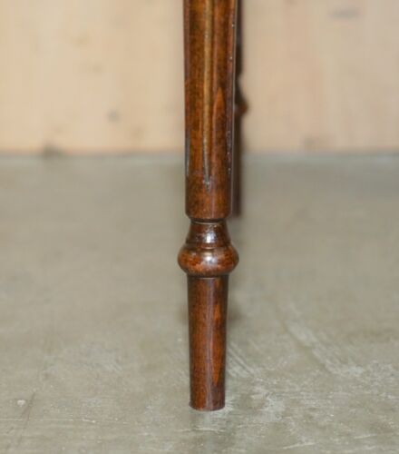 LOVELY VINTAGE CIRCA 1940'S GREEN LEATHER GOLD LEAF SINGLE DRAWER SIDE TABLE - Picture 10 of 24