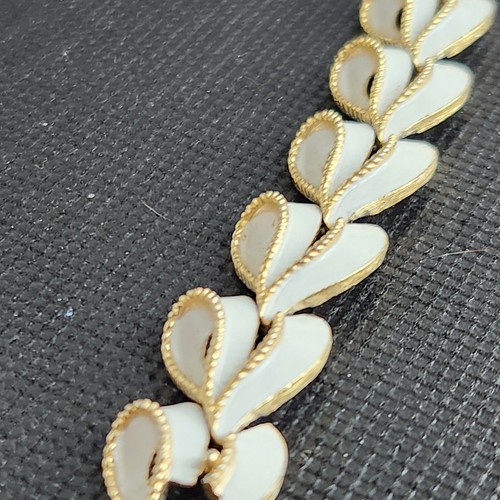 Vintage Crown Trifari White Enamel Bracelet & Brooch Set Mid-Century Leaf Design - Picture 6 of 17