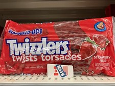 AiWaWa CA, TWIZZLERS Licorice Candy, Strawberry Twists, Party Pack, 454 Gram