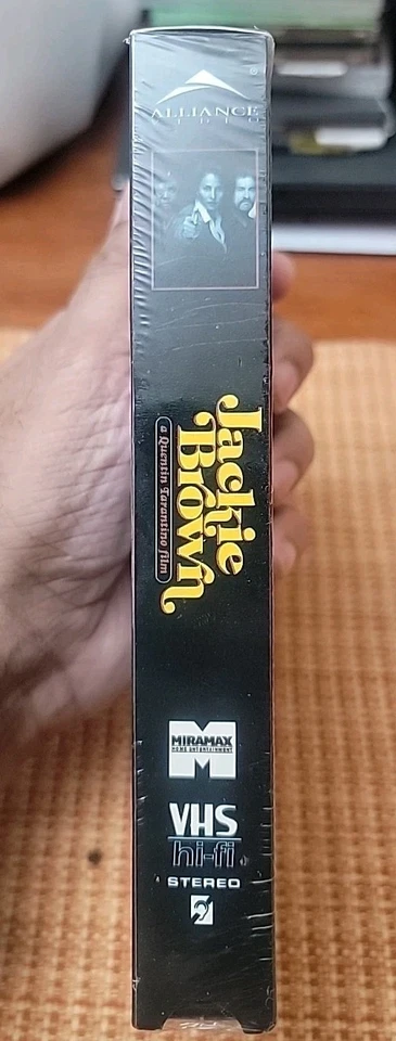 JACKIE BROWN VHS Factory Sealed & Stamped Tarantino DeNiro Grier New Watermarked - Image 4 of 4