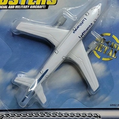 Matchbox Sky Busters Lufthansa Diecast Commercial Airliner White/Blue 2000