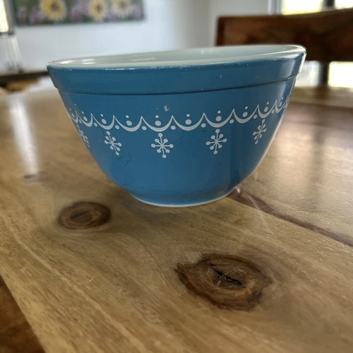 Vintage Pyrex 401 Blue Snowflake Garland Mixing Nesting Bowl 1 1/2 PT