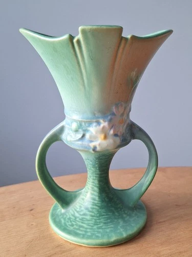 Roseville COSMOS Vase Green w/White Flowers  #945 5" Excellent Condition