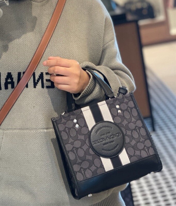 ★完売・急げ★COACH Dempsey Signature Jacquard Tote Bag f1dcf7c35225474e8c56771d15c96f