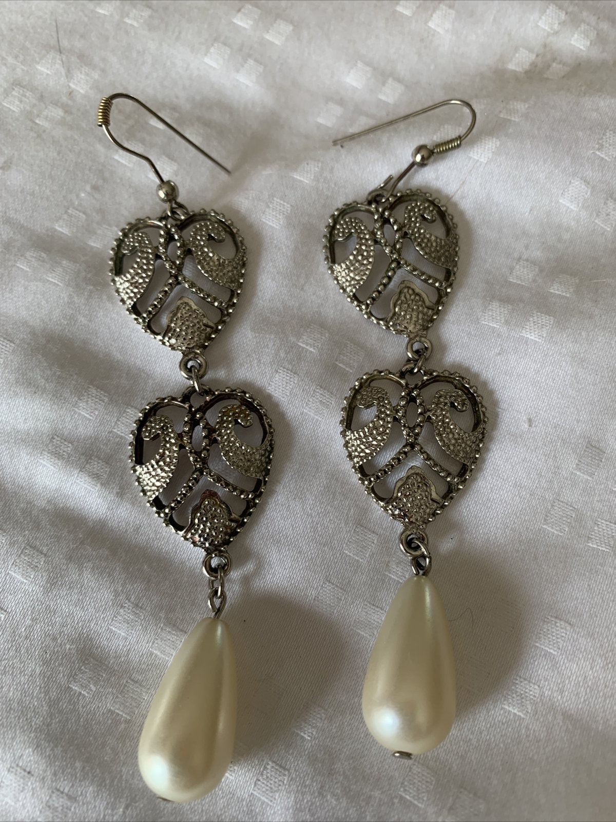 Pierced Earrings Silver tone Filigree Hearts Long Dangle Faux Pearl Beaded 3”