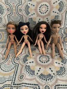 used bratz dolls