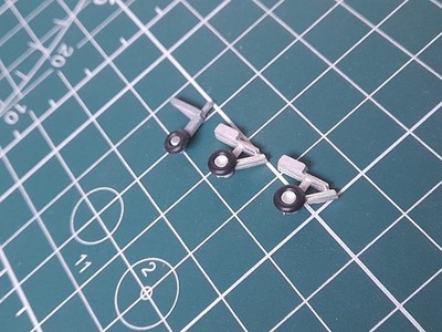 Vickers Viscount Landing Gear & Nose Wheel Aeroplane Model  Spare Parts 1:200