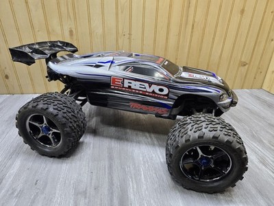TRAXXAS E-REVO 1.0 BRUSHLESS EDITION 1/8 MONSTER TRUCK ROLLER SLIDER CHAS
