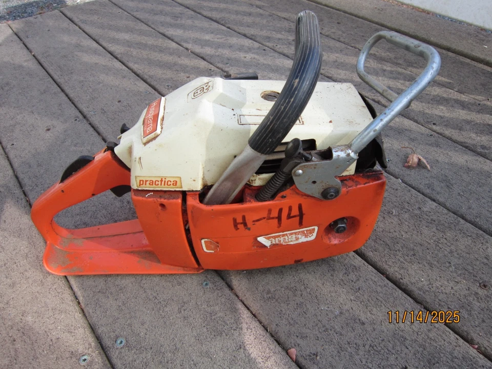 Husqvarna Model 44 Practica Chainsaw Made in Sweden Great Compression VGC Read! - Image 3 of 4