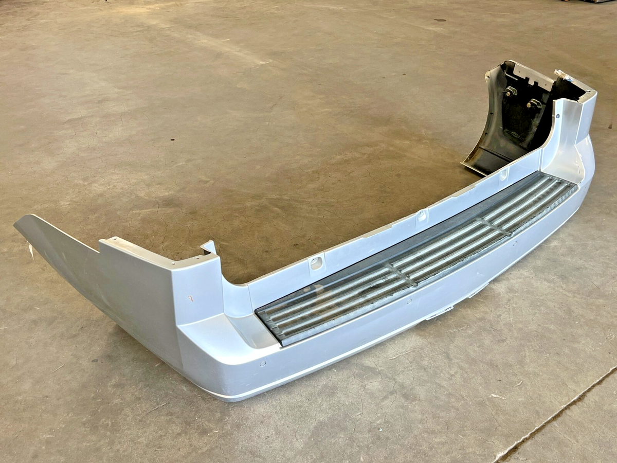 ⭐2009-2017 LINCOLN NAVIGATOR COMPLETE REAR BUMPER COVER SILVER W